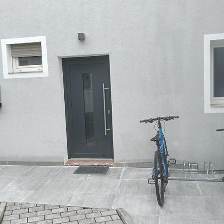 Apartments & Moeblierte Zimmer In Kahl Am Main, Kontaktloser Self Check-In, W-Lan, Schreibtisch, Duschbad, Kuechenzeile, Pkw-Plaetze المظهر الخارجي الصورة