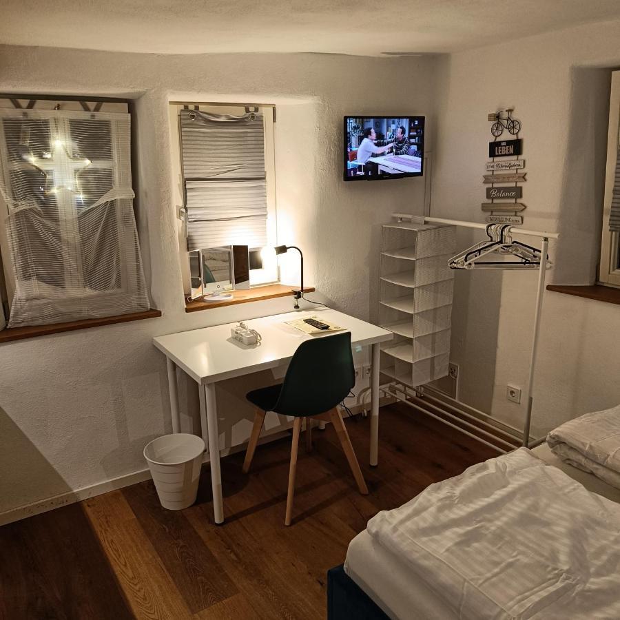 Apartments & Moeblierte Zimmer In Kahl Am Main, Kontaktloser Self Check-In, W-Lan, Schreibtisch, Duschbad, Kuechenzeile, Pkw-Plaetze المظهر الخارجي الصورة
