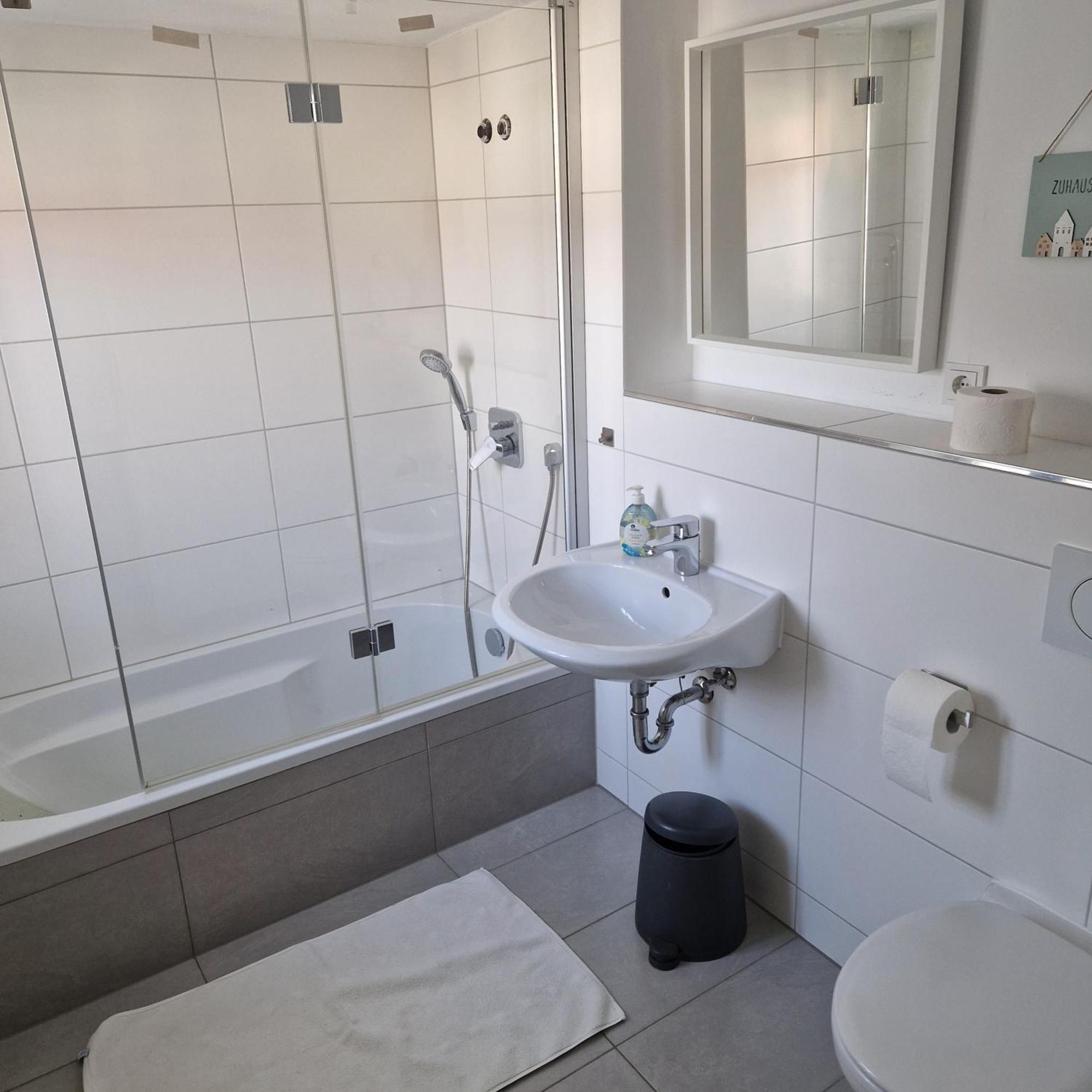 Apartments & Moeblierte Zimmer In Kahl Am Main, Kontaktloser Self Check-In, W-Lan, Schreibtisch, Duschbad, Kuechenzeile, Pkw-Plaetze الغرفة الصورة